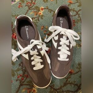 Brown ladies atheisure shoes - Size 8 1/2